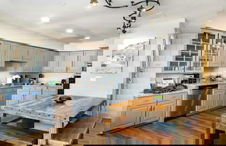 Photo 3 - Silvertown by Avantstay Gorgeous Home in Fantastic Location in Park City!