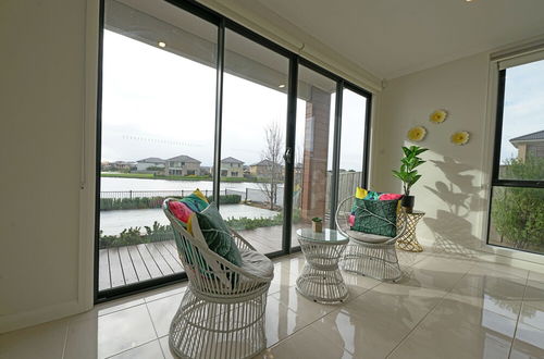 Photo 26 - Luxury Waterfront SpaciousHouse Lakeview