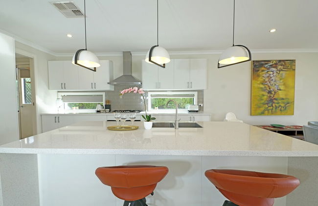 Luxury Waterfront SpaciousHouse Lakeview - Photo 24