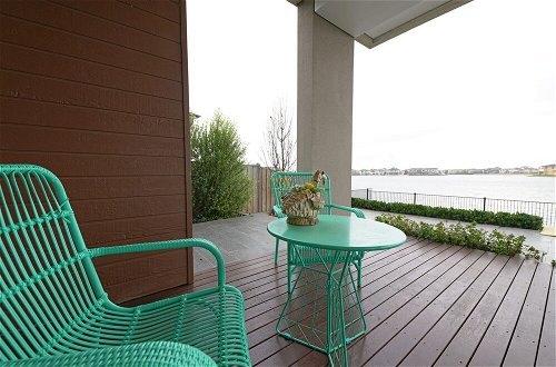 Foto 57 - Luxury Waterfront SpaciousHouse Lakeview