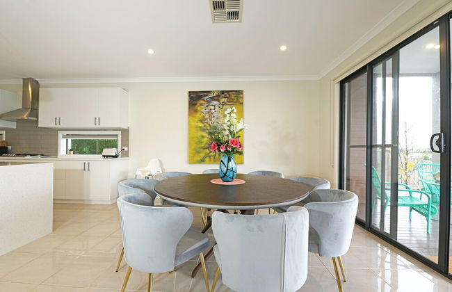 Luxury Waterfront SpaciousHouse Lakeview - Photo 19
