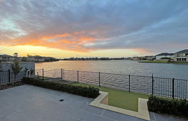 Luxury Waterfront SpaciousHouse Lakeview - Photo 55