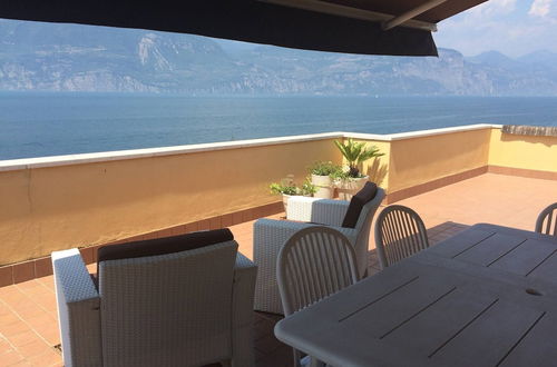 Photo 3 - Modern Apartment With Large Terrace Malcesine