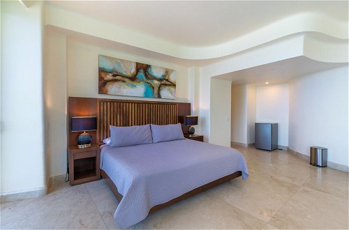 Foto 29 - Beach Frontage Armonia Villa With Stunning Views