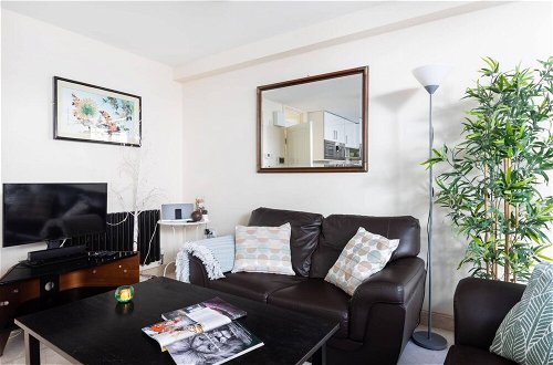 Foto 11 - Stylish 2 Bedroom Apartment in the Heart of Shepherds Bush