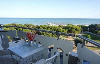 Foto 1 - Beautiful Sea Front Apartment With Swimming Pool by Beahost Rentals