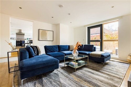 Photo 14 - The Clapham - Captivating 2bdr With Garden & Parking