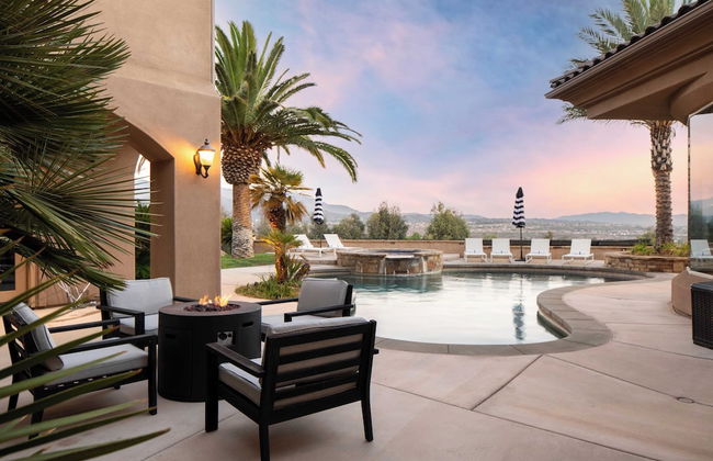 Sangiovese By Avantstay Spectacular Estate w/ Pool, Hot Tub & Putting Green - Photo 2