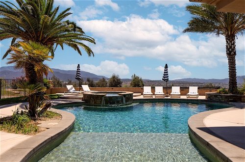 Photo 5 - Sangiovese By Avantstay Spectacular Estate w/ Pool, Hot Tub & Putting Green