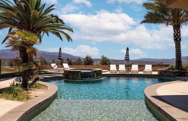 Sangiovese By Avantstay Spectacular Estate w/ Pool, Hot Tub & Putting Green - Photo 10