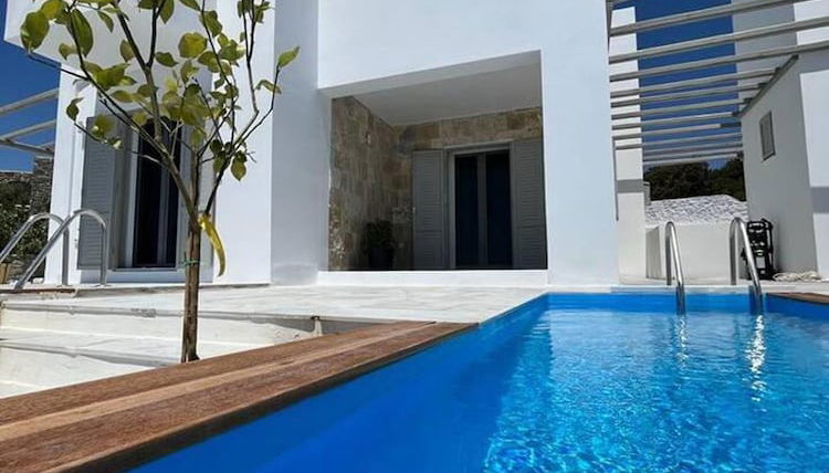 Foto 1 - White Villas Paros With Private Pool