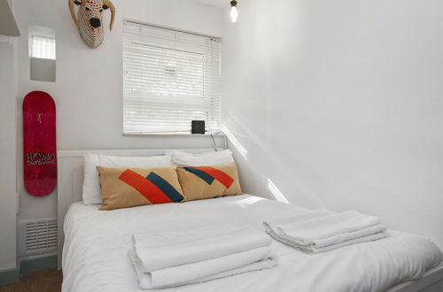 Photo 2 - Stylish 1BR Next to Tower Bridge