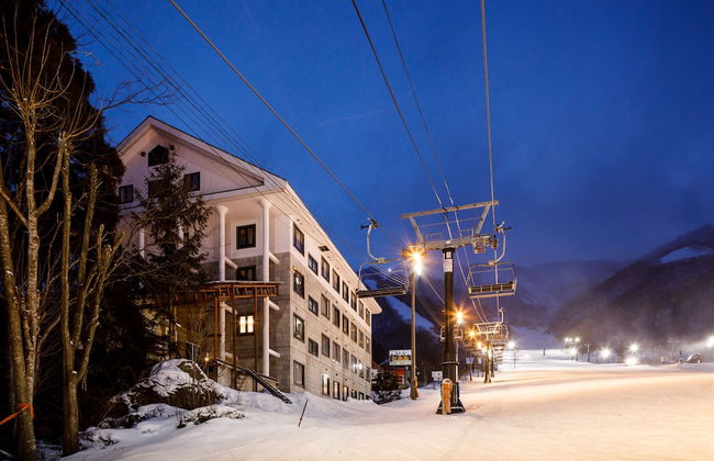 Condominium Hakuba Goryu - Photo 1