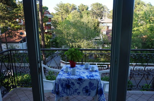 Foto 15 - Beautiful Apartment in Villa With Terrace - Great Location in Lignano Pineta