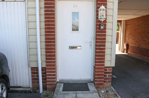 Photo 2 - Shorebreak - Bracklesham Bay Apartment