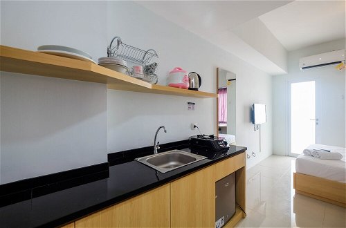 Foto 6 - Homey and Comfy Studio Tamansari Mahogany Apartment