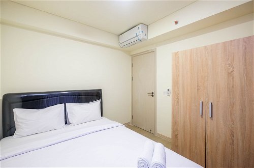 Photo 6 - Modern 2BR Room at Meikarta Apartment By Travelio