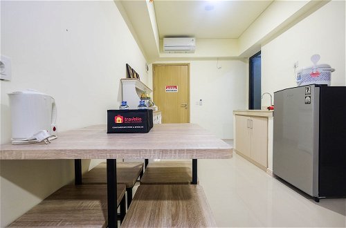 Photo 8 - Modern 2BR Room at Meikarta Apartment By Travelio