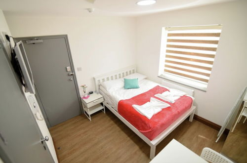 Photo 10 - London Suites