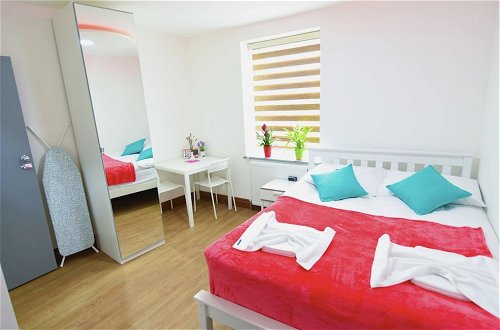 Photo 1 - London Suites