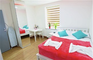Photo 1 - London Suites