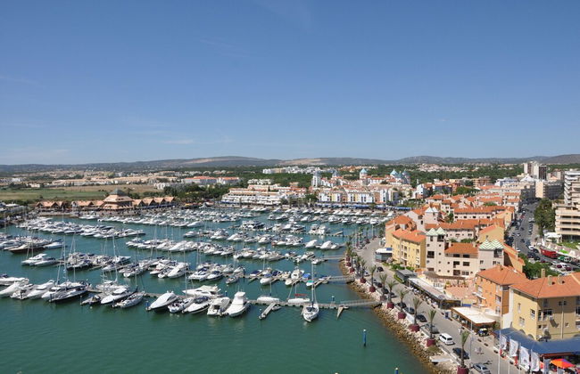 Stunning 1-bed Apartment in Olhos de Agua - Foto 24