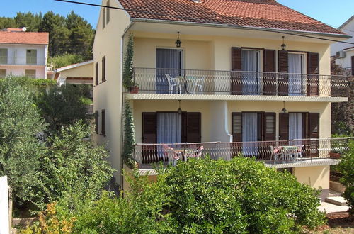 Foto 15 - Antique Apartment With Balcony