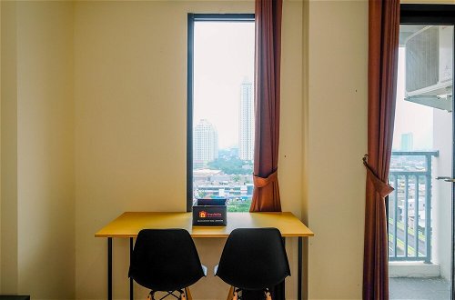 Photo 5 - Comfort Studio Room At Kebayoran Icon Apartment