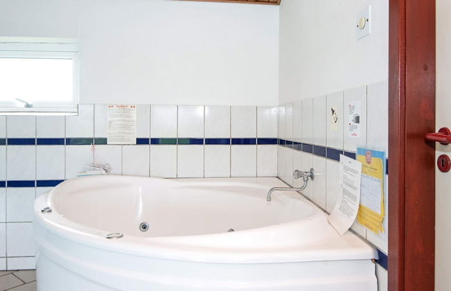 Lovely Holiday Home in Jutland with Hot Tub - Foto 26