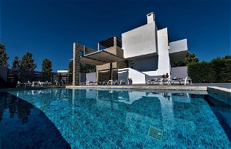 Foto 1 - Xenos Villa 1 With Private Swimming Pool, Near The Sea