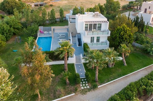 Foto 12 - Xenos Villa 1 With Private Swimming Pool, Near The Sea