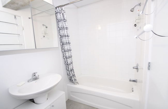 Downtown Loft Style Condo Heated Parking - Photo 28