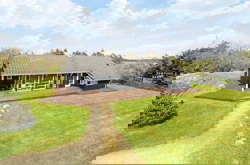 Foto 40 - 8 Person Holiday Home in Lokken