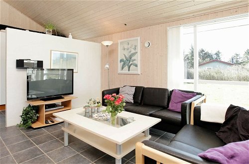 Foto 6 - 8 Person Holiday Home in Lokken