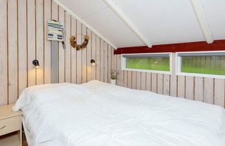 Photo 3 - 6 Person Holiday Home in Lokken