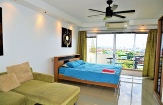 Photo 2 - Pattaya Plaza Condotel Large Studio Apartment Sukhumvit