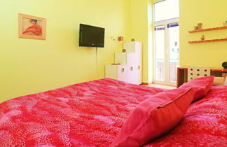 Photo 2 - Double Bedroom Apartment on Great Location With Balcony