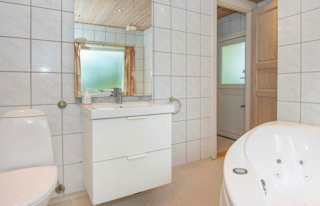 Scenic Holiday Home in Børkop near Sea - Foto 17