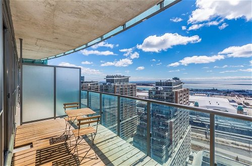 Photo 18 - Panoramic Lakeview in a Luxury Downtown Oasis