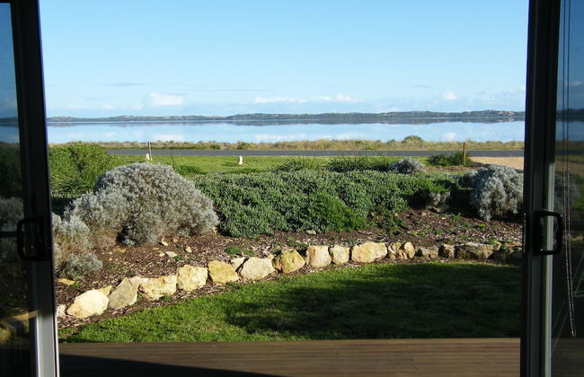 Coorong Waterfront Retreat - Photo 9