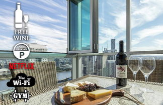 Photo 1 - 2BR Epic Views CBD 2 Cars Pool Wine Gym Netflix