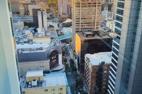 Photo 16 - 2BR Epic Views CBD 2 Cars Pool Wine Gym Netflix