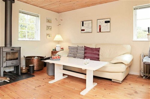 Photo 10 - 6 Person Holiday Home in Store Fuglede
