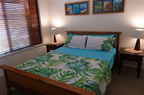 Photo 2 - Palm Lakeside - Bowen, Whitsundays Wifi Netflix Private Cool Luxury