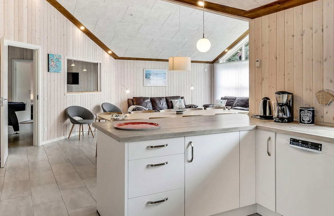 8 Person Holiday Home in Oksbol - Foto 17
