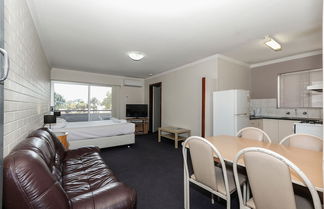 Photo 3 - Burswood Lodge Apartments