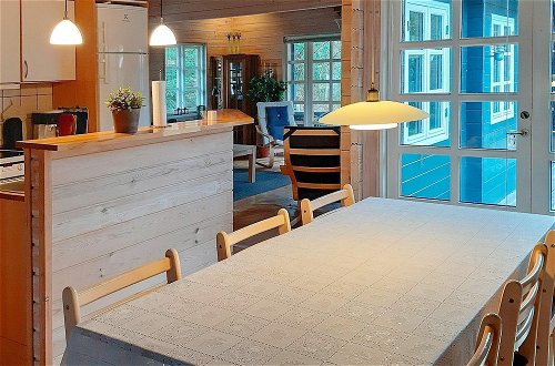 Foto 8 - Spacious Holiday Home With Sauna in Logstor