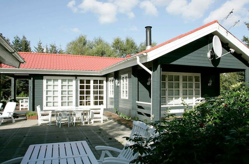 Photo 17 - Spacious Holiday Home With Sauna in Logstor