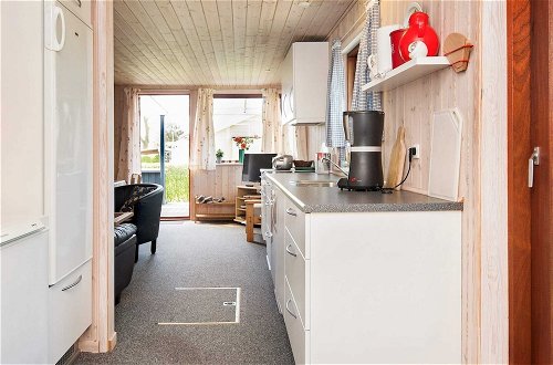 Photo 5 - 5 Person Holiday Home in Juelsminde