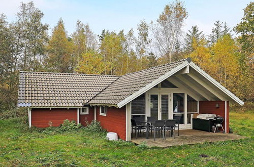 Photo 1 - 4 Person Holiday Home in Martofte